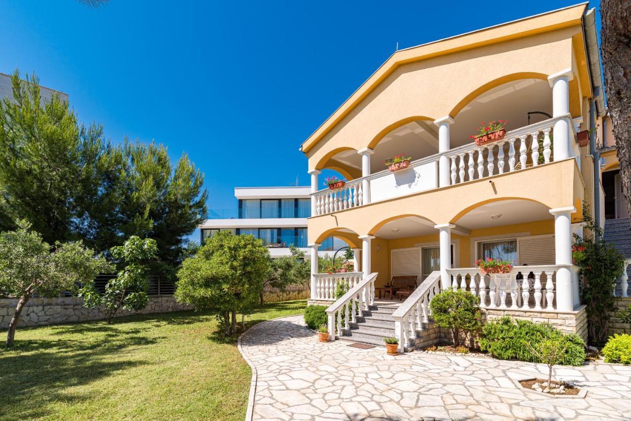 Beach Apartments Villa Kaya Sukosan Exterior photo