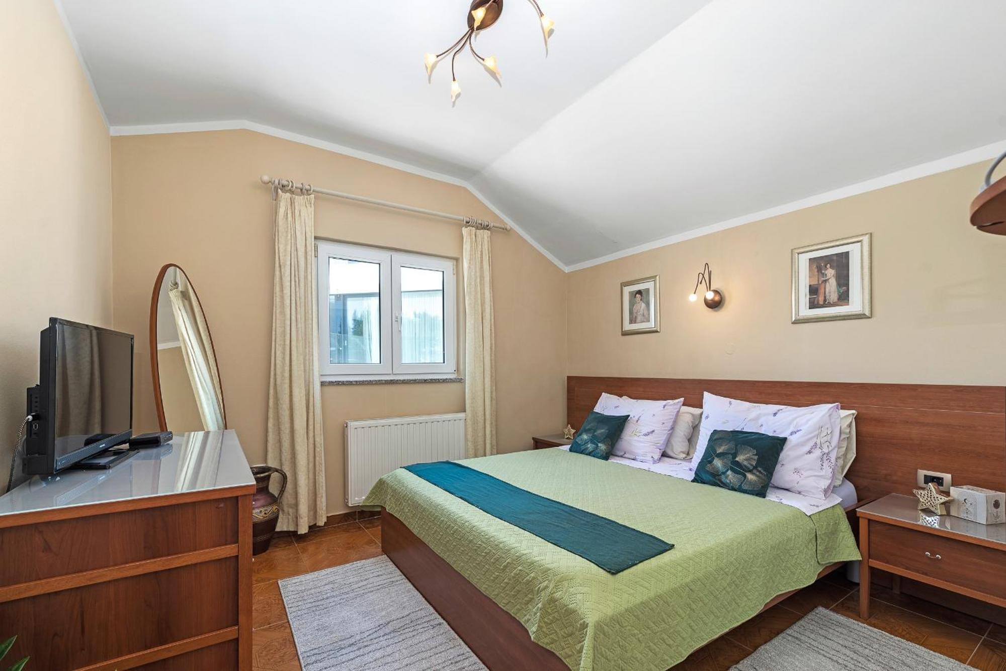 Beach Apartments Villa Kaya Sukosan Room photo